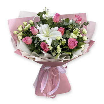Bouquet of roses and  lilies