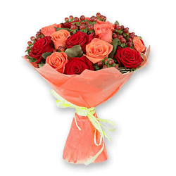 Bouquet of roses and giperikum