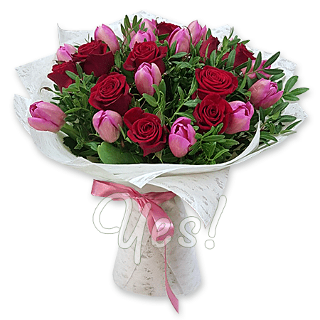 Bouquet of roses and tulips