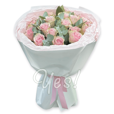 Bouquet of pink roses with eucalyptus (50 cm.)