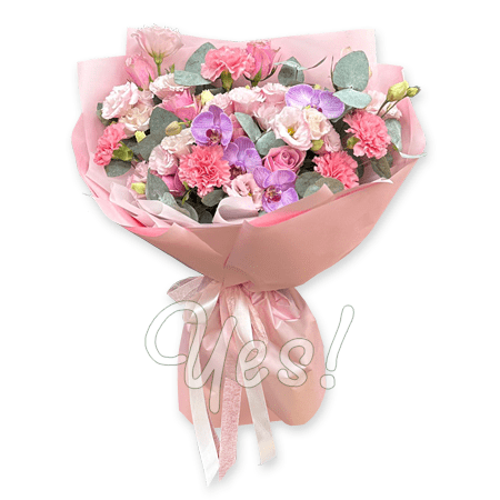 Bouquet of roses, lisianthus, carnations